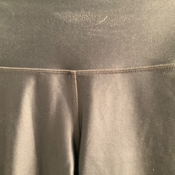 *Rare* ALO Yoga Leggings - Picture 8 of 15